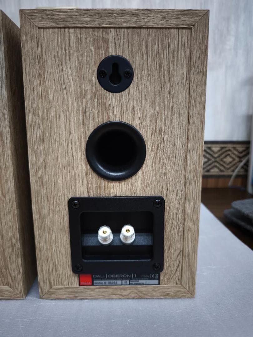 美品！DALI OBERON1（LO/ライトオーク）