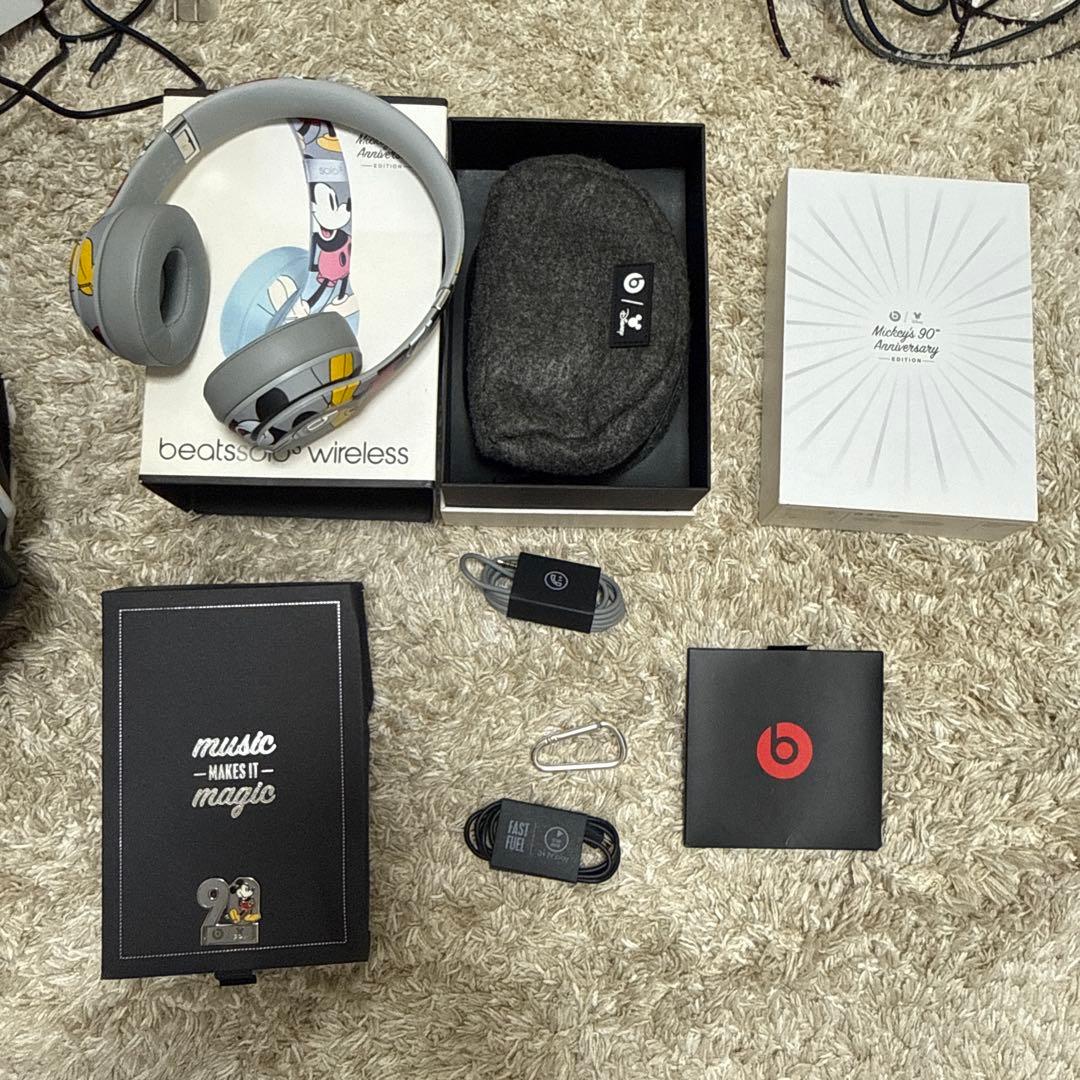beats solo3 wireless Mickey's 90th 限定　美品