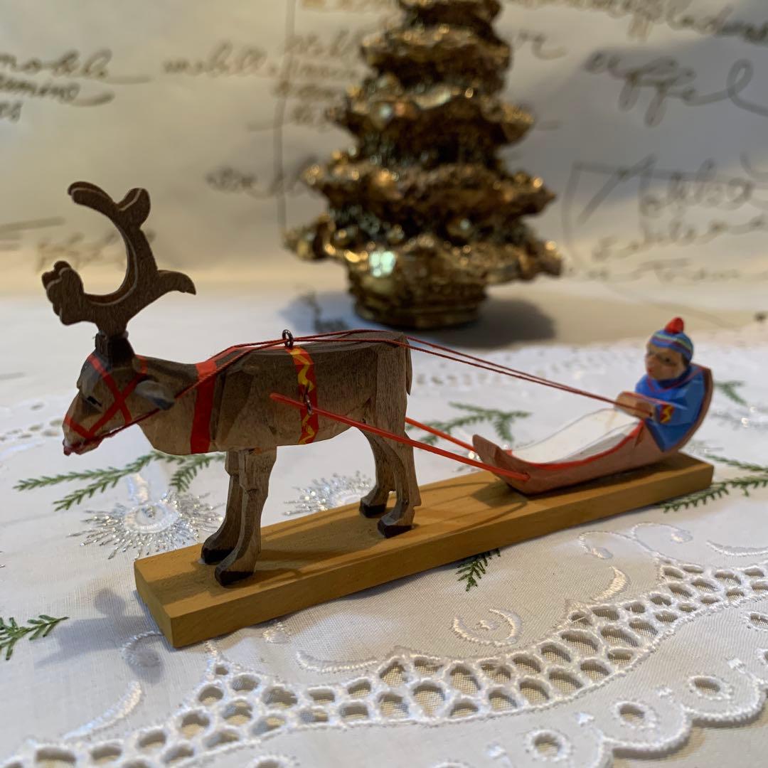 ドイツ製　木製人形　エルツ地方　ヘルビック工房のソリを引く男の子色合いが可愛い！