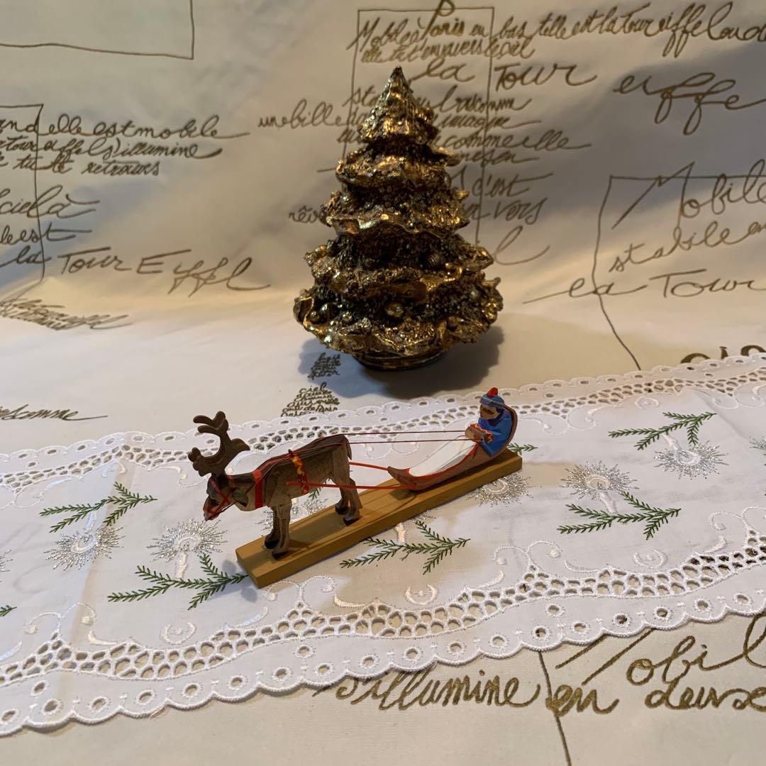 ドイツ製　木製人形　エルツ地方　ヘルビック工房のソリを引く男の子色合いが可愛い！