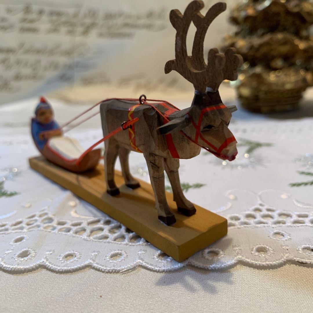 ドイツ製　木製人形　エルツ地方　ヘルビック工房のソリを引く男の子色合いが可愛い！