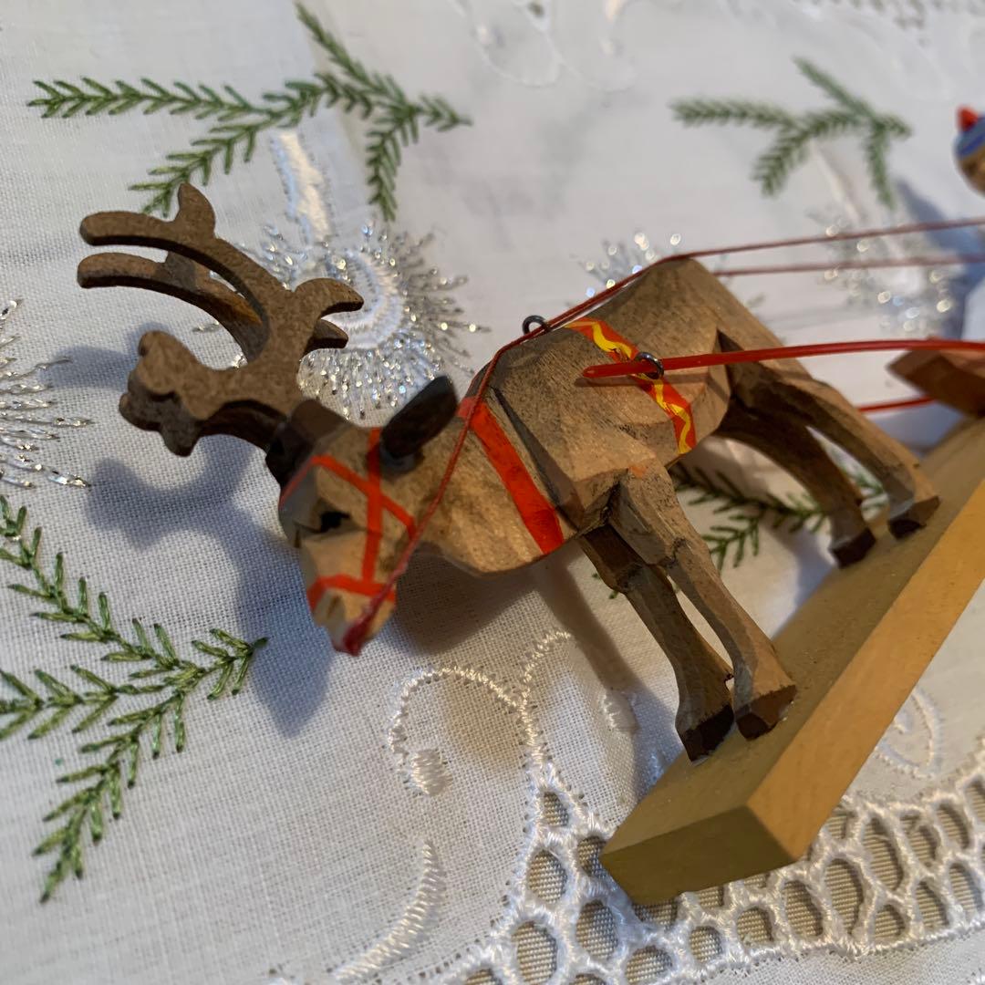 ドイツ製　木製人形　エルツ地方　ヘルビック工房のソリを引く男の子色合いが可愛い！