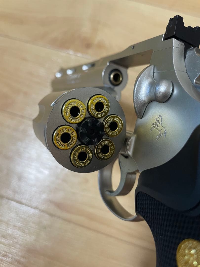 コルト パイソン 357マグナム　ガスリボルバー 6インチ