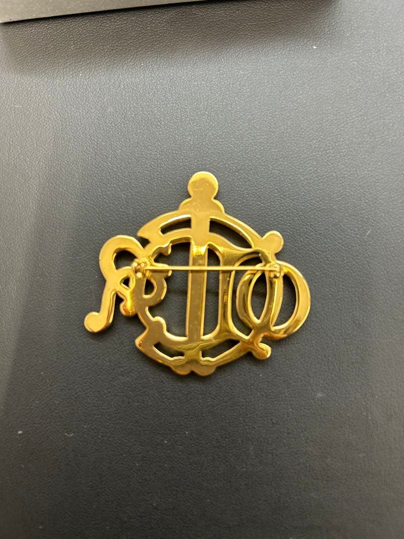 Christian Dior ゴールドブローチ 箱付き おまけロゴブローチ付き