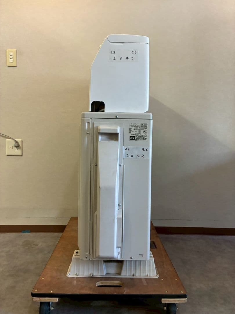 ◯2042 富士通【AS-R562M2W】2023年製 18畳 エアコン 中古