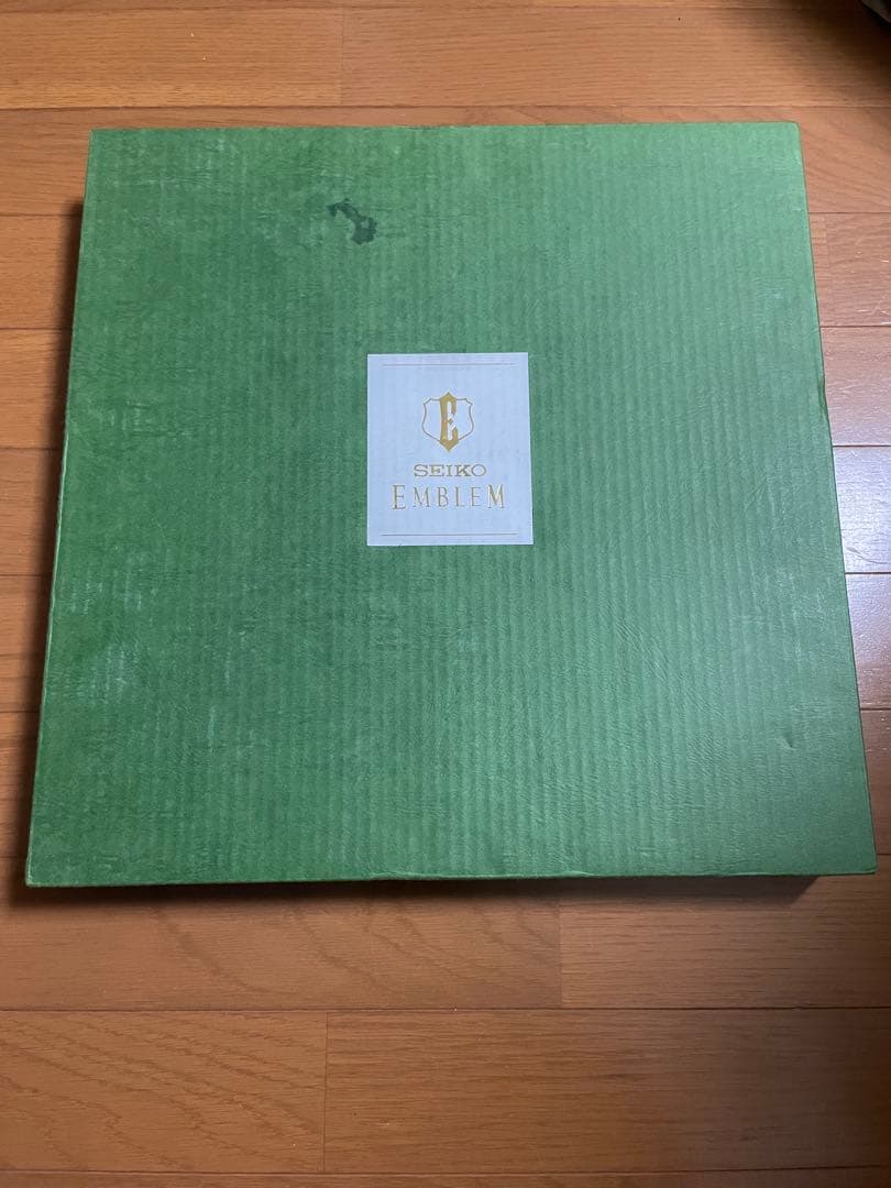 （ちもにーず）新品未使用SEIKOエンブレム 電波時計 HS533W
