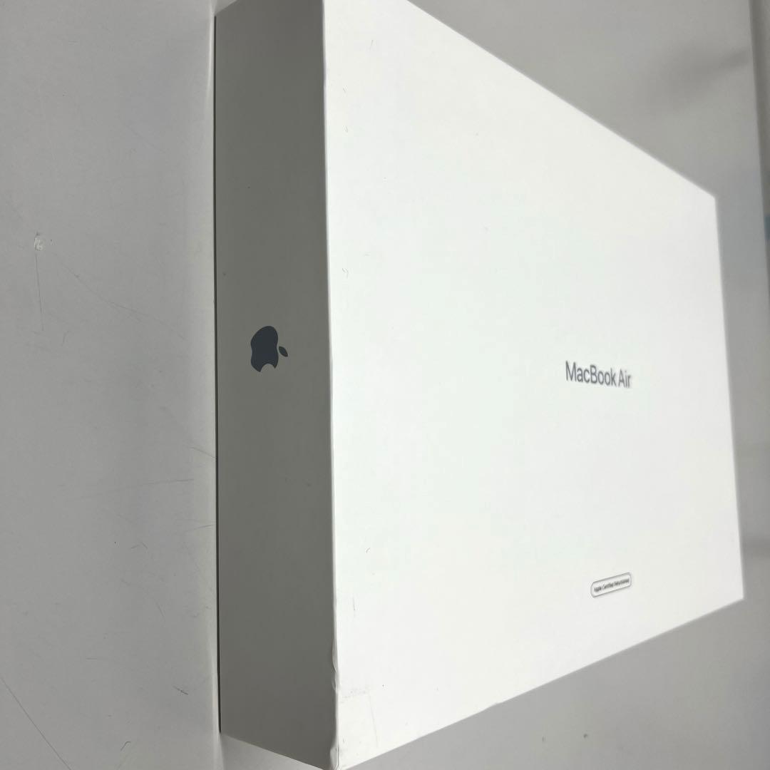 MacBook Air M2（ミッドナイト）