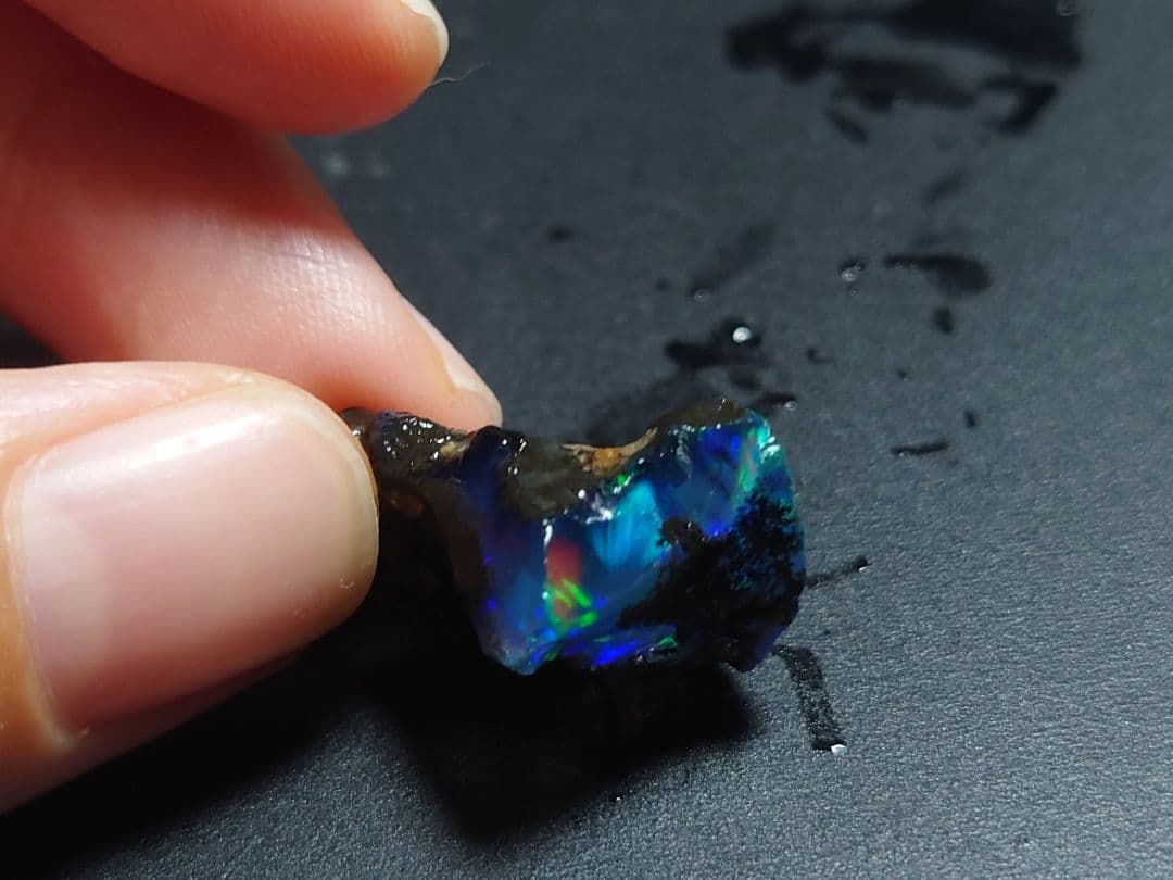 樹状突起　内包　エチオピアオパール　原石　鉱物標本