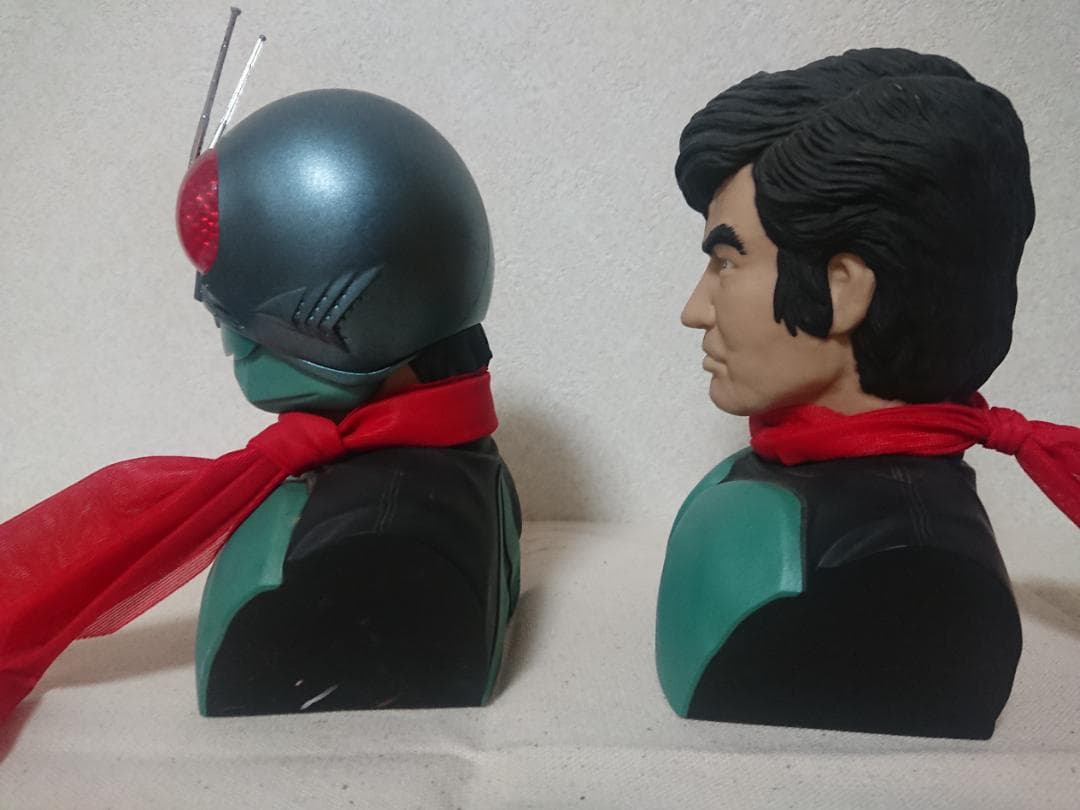 仮面ライダー と 本郷猛 のフィギュア