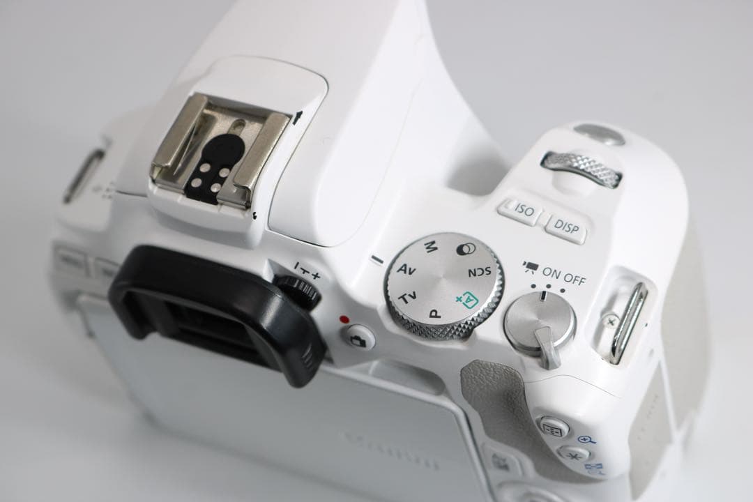 美品 【Canon EOS Kiss X10 ダブルレンズセット】 安心保証あり