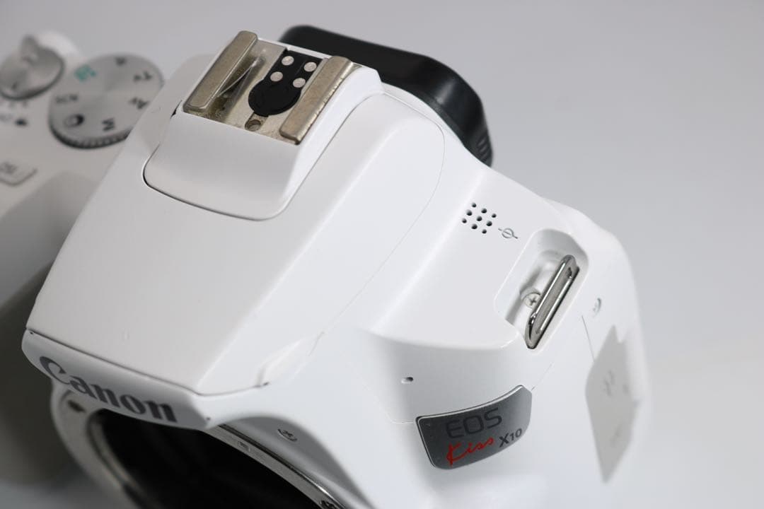 美品 【Canon EOS Kiss X10 ダブルレンズセット】 安心保証あり