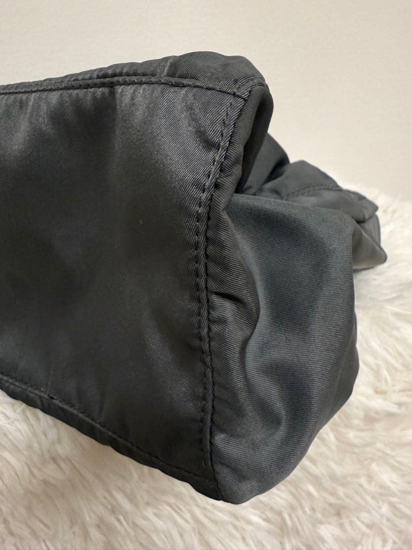 PRADAナイロン ショルダーバッグ グレー