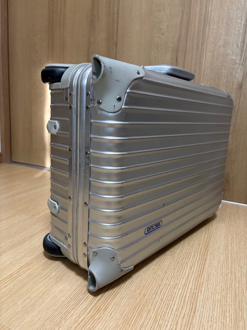 美品RIMOWA トパーズ 32L 2輪　機内持ち込み可