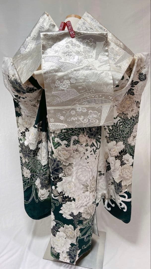専用品　緑色 花柄振袖 振袖のみ