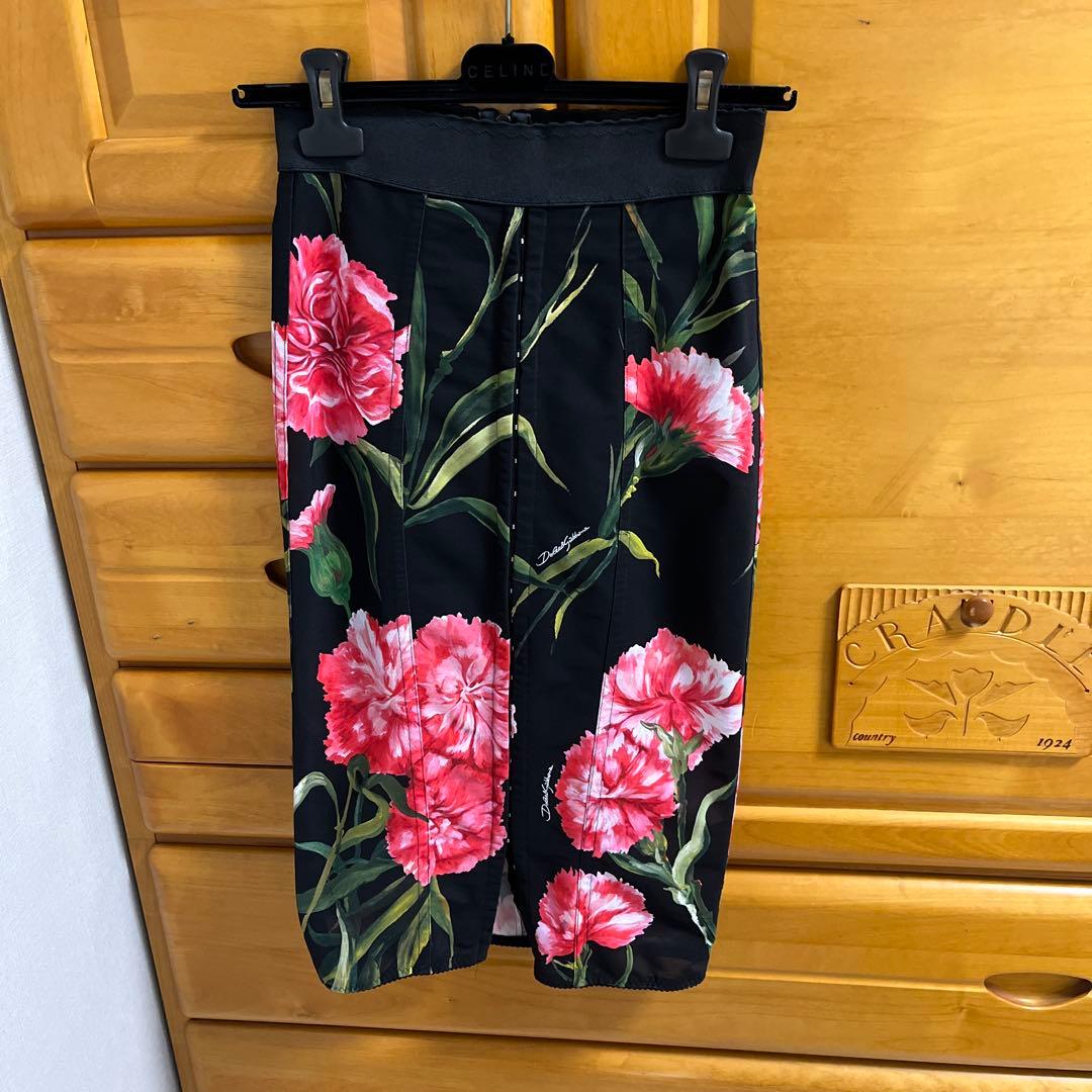 ドルチェ&ガッバーナ花柄タイトスカート