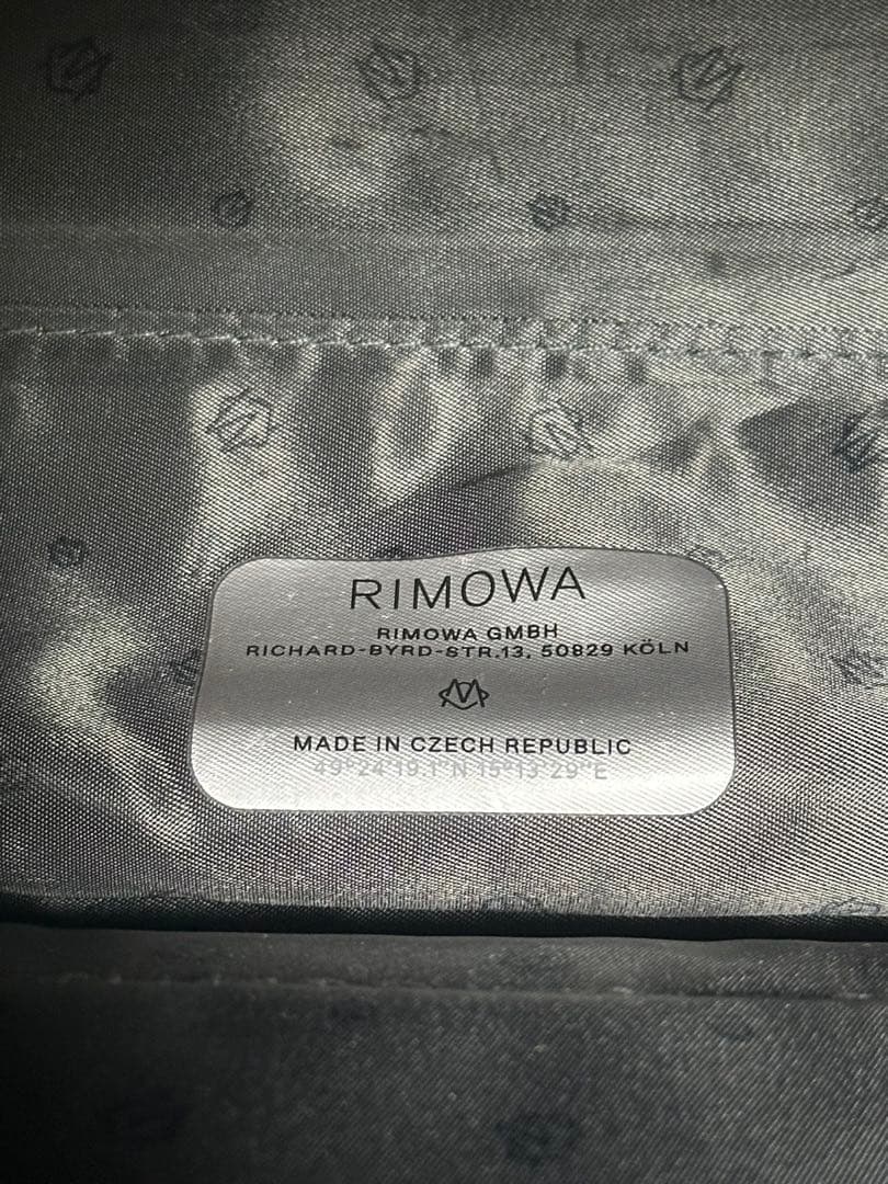 （makoto）リモワ Essential Sleeve コンパクト