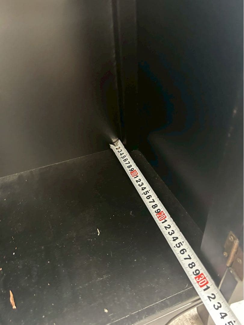 黒い木製クラシックキャビネット