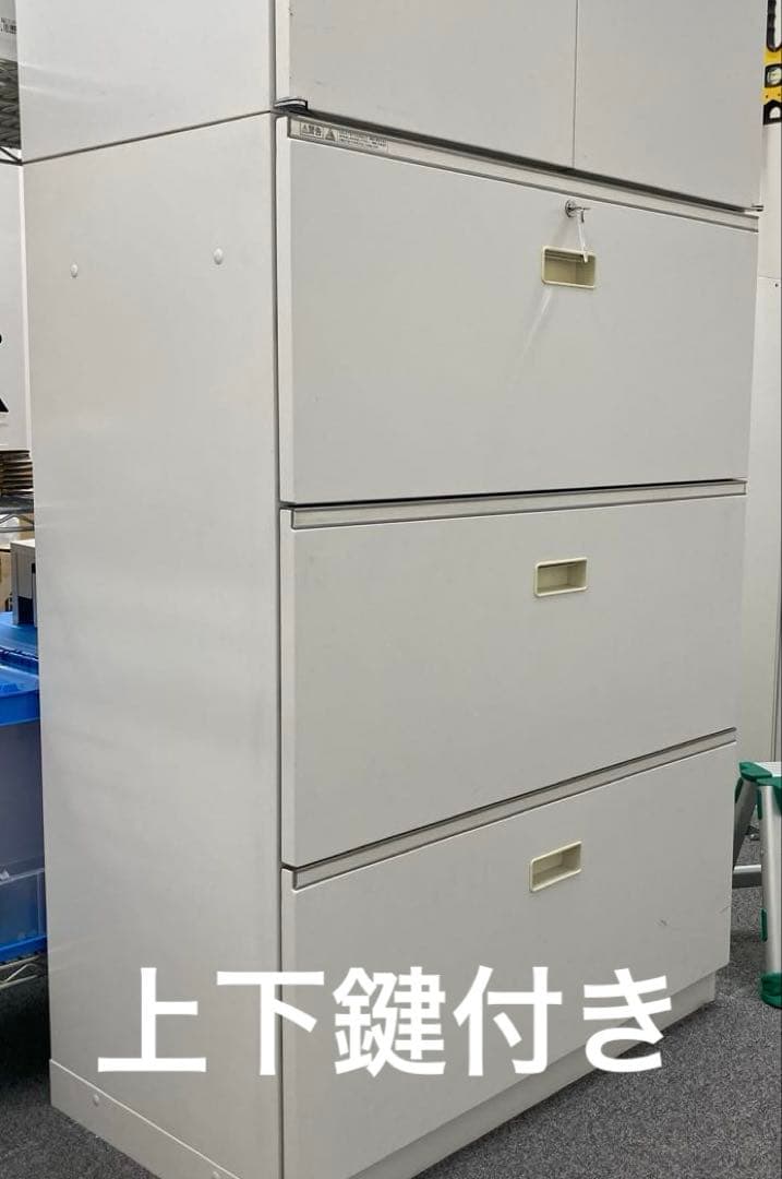 イトーキ キャビネ　上:両開き　下:3段引出し　鍵付き　800x450x2027