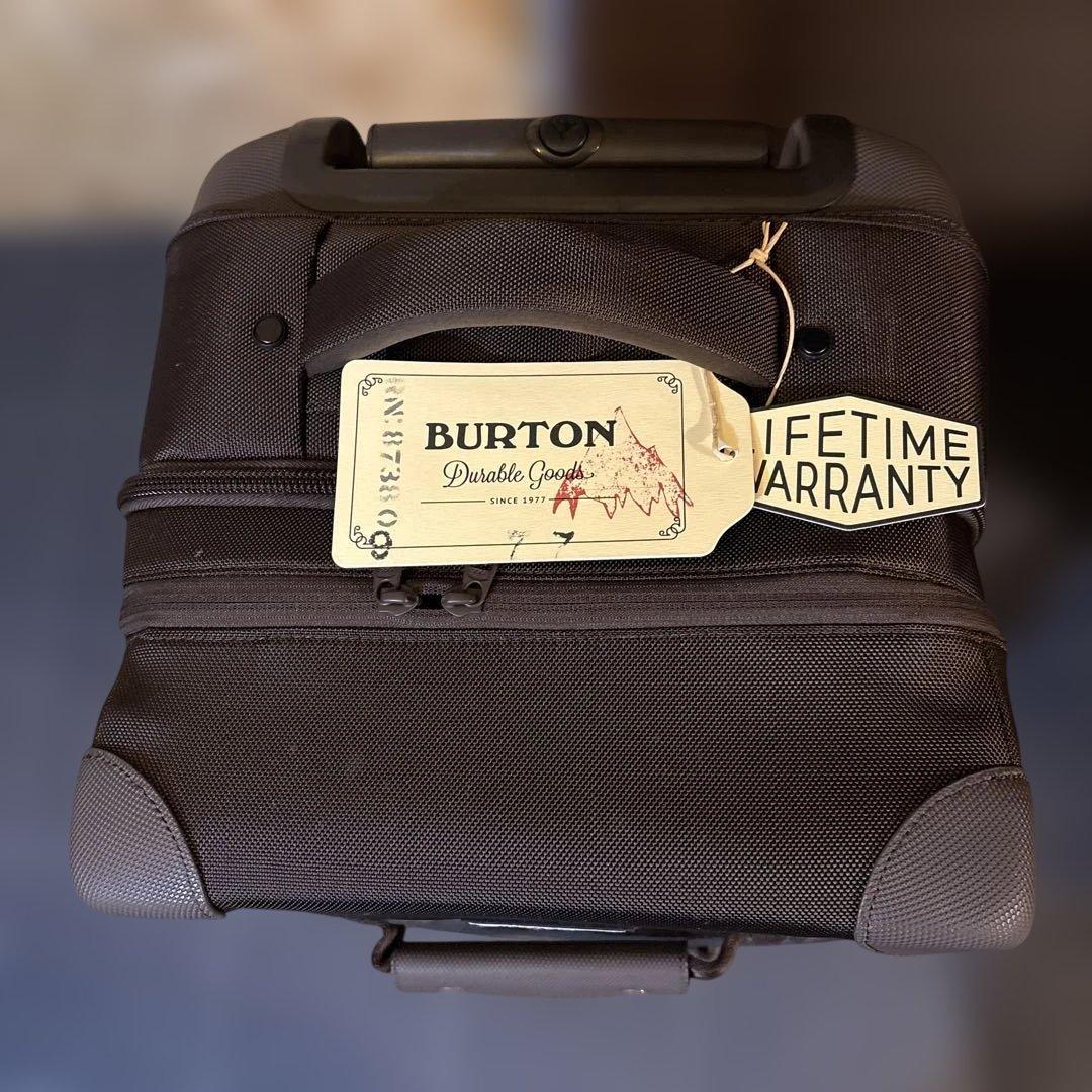 未使用品　Burton カモフラージュ キャリーケース　TSAおまけ付き　86L