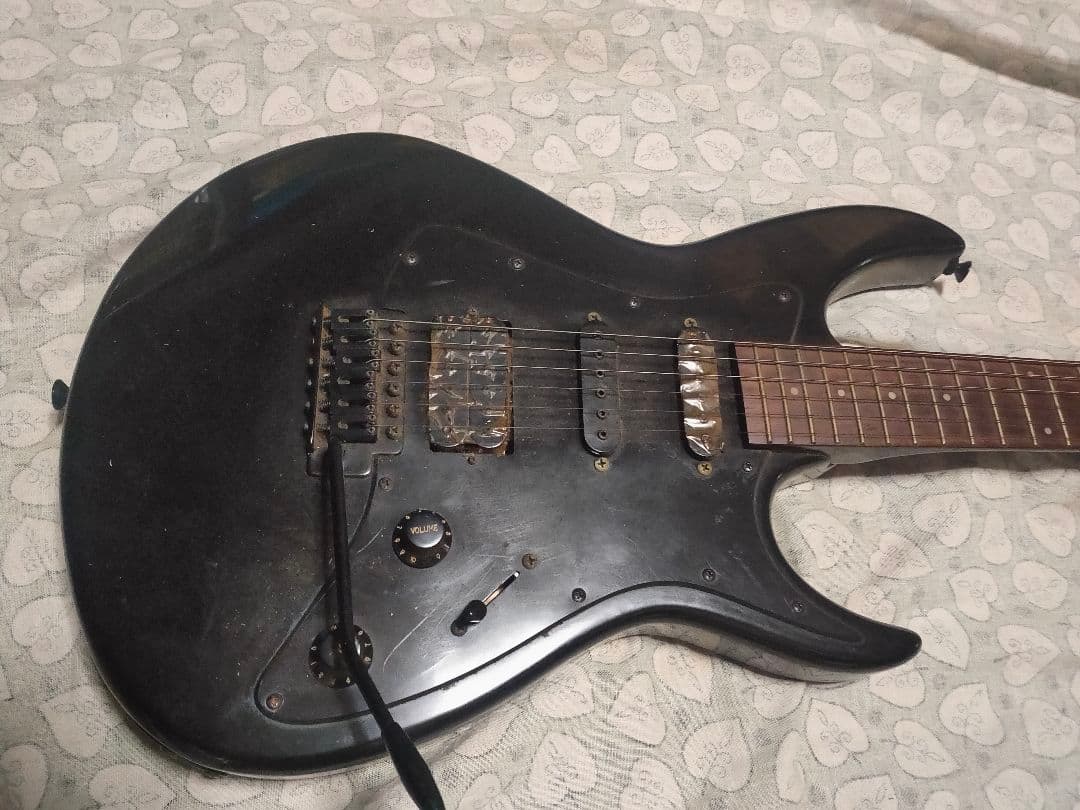 Black Dog ギター アルダーボディ　ストラトキャスタータイプ