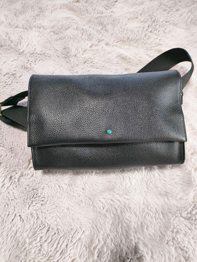 イアパピヨネ　ワイドテープショルダーバッグ