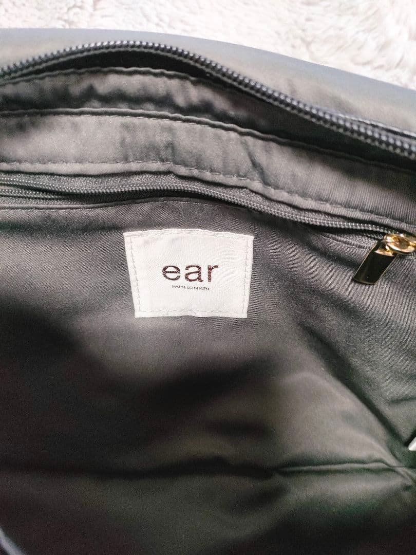 イアパピヨネ　ワイドテープショルダーバッグ