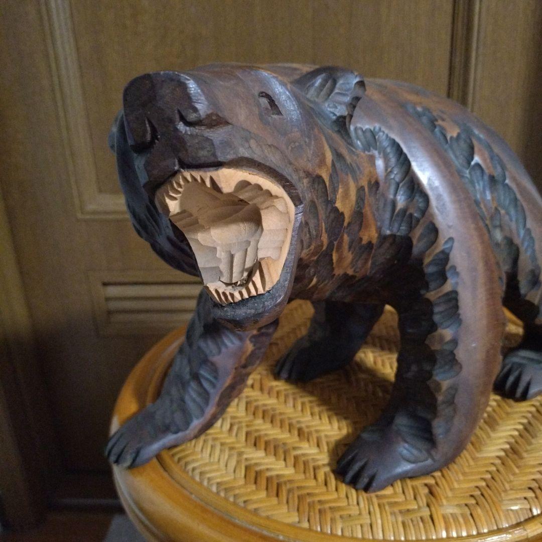 熊　木彫り　口を開けた迫力あるクマの木製彫刻 置物
