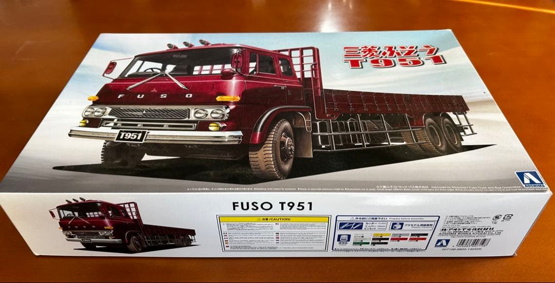 三菱ふそうT951 プラモデル 1/32 デカールが欠品しています