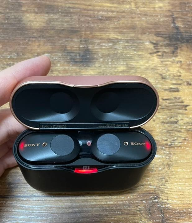 ソニーワイヤレスイヤホン　SONY WF-1000XM3(B)