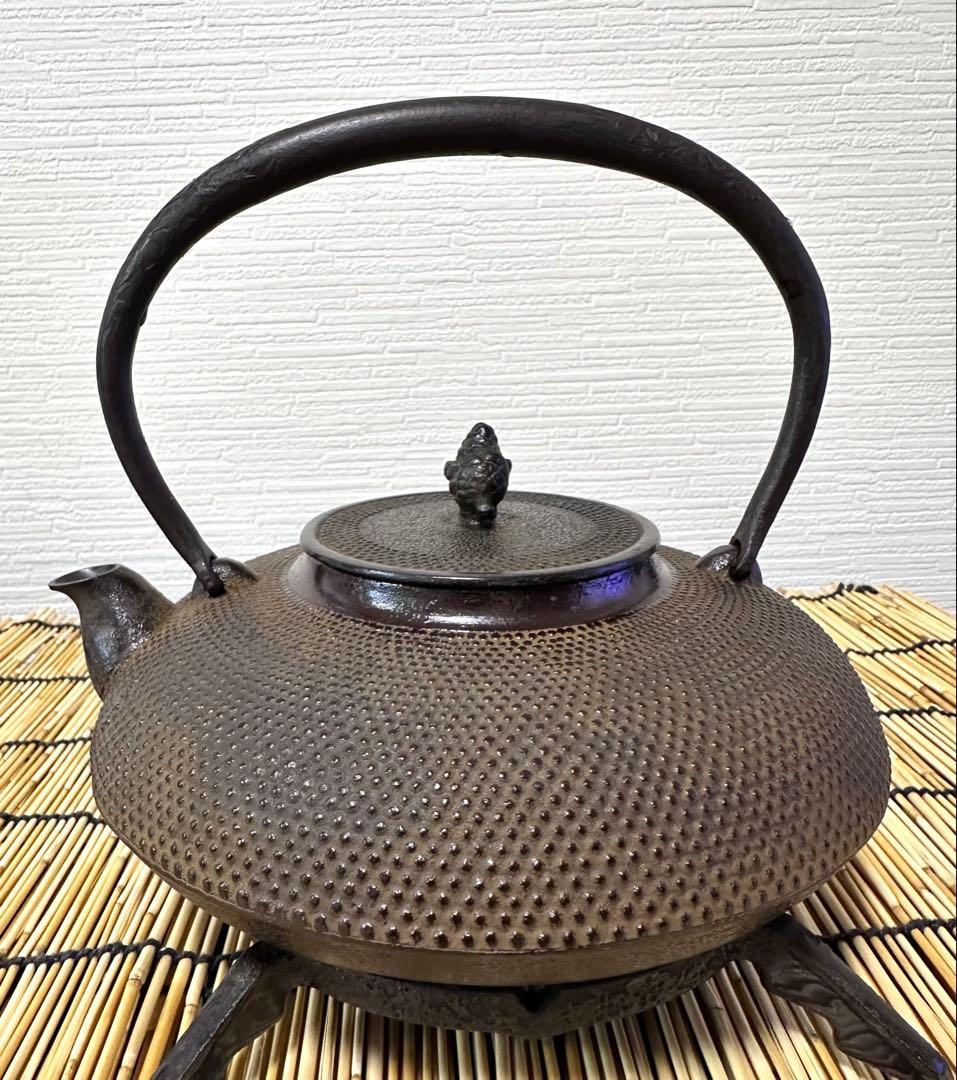 未使用品　敬典工房正寿堂山正　人間国宝髙橋敬典作　独楽型　南部鉄瓶　南部鉄器