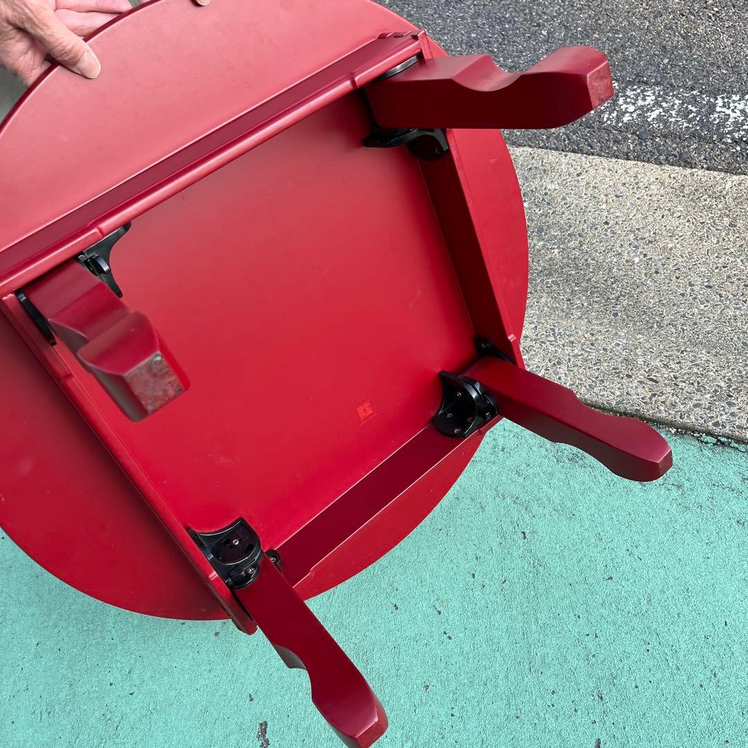 貝細工装飾の赤い漆器風工芸品