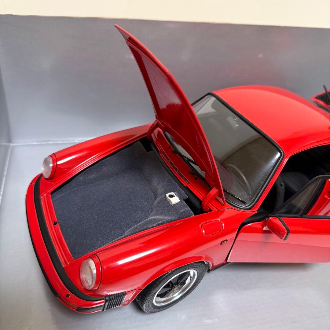 1/12 ポルシェ　911　カレラ　 3.2 クーペ　レッド　ドア開閉