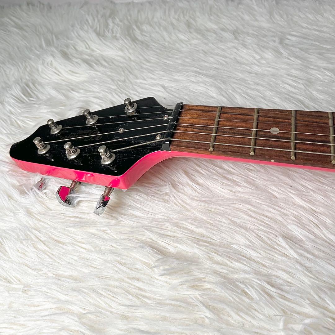 K Garage フライングV ピンク ミニギター 9V電池式