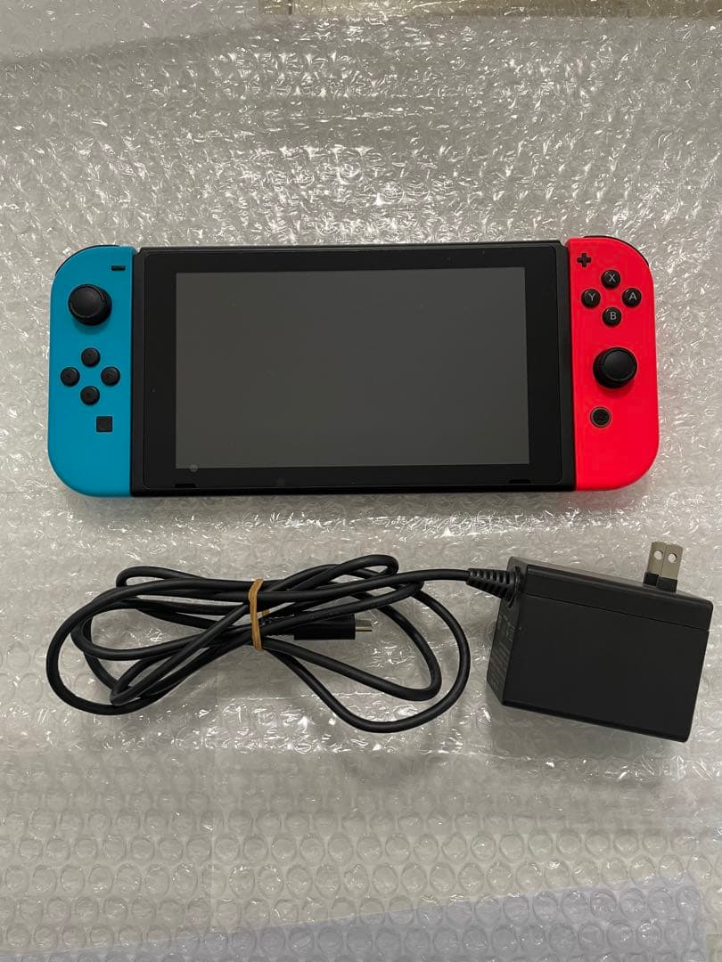 Nintendo Switch 本体 Joy-Con付き。　異音します！