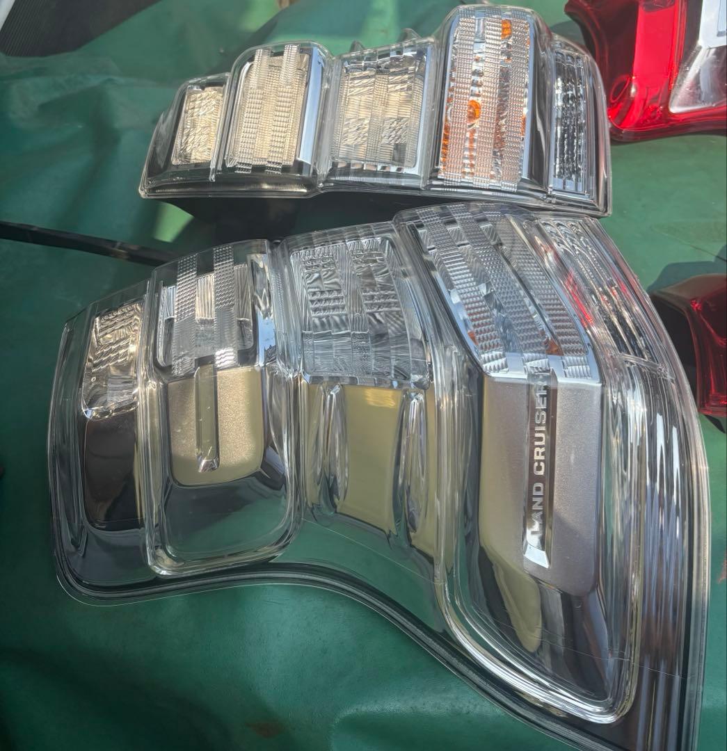 TOYOTA LAND CRUISER ランクル　テールランプ　クリアテールのみ