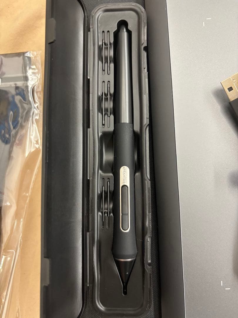 Wacom intuos pro PTH-460ペンタブレット本体