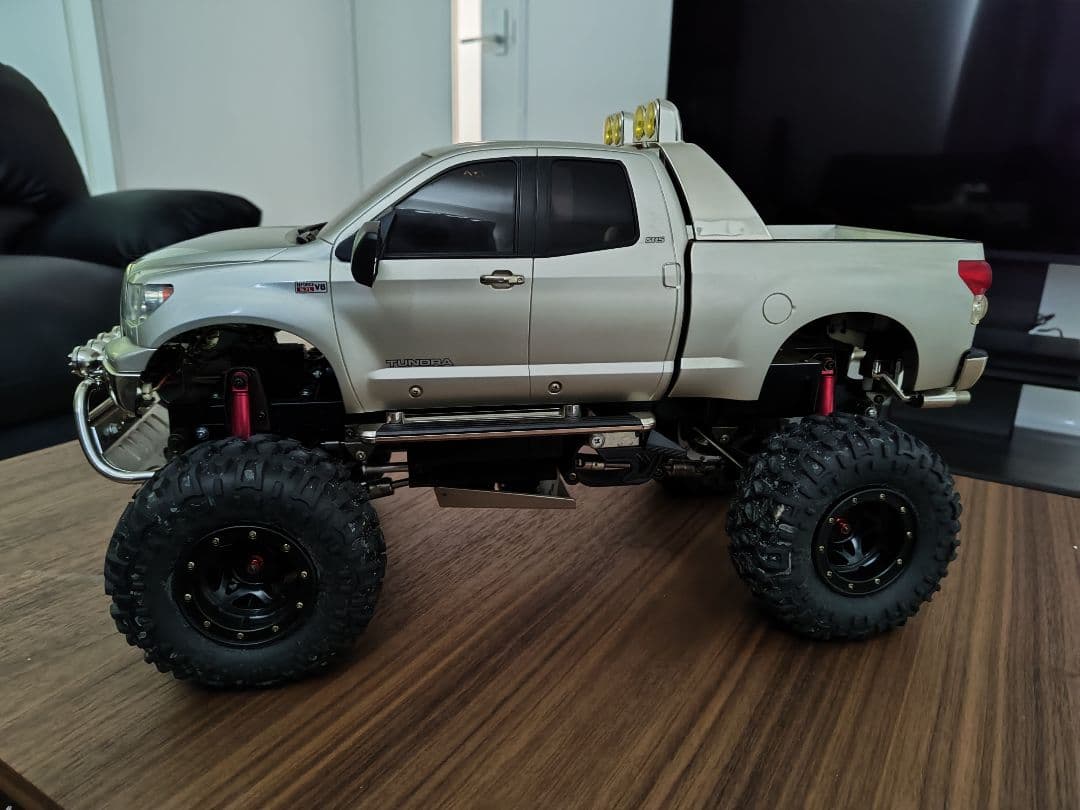 トヨタ・タンドラ　ハイリフト フルオペ