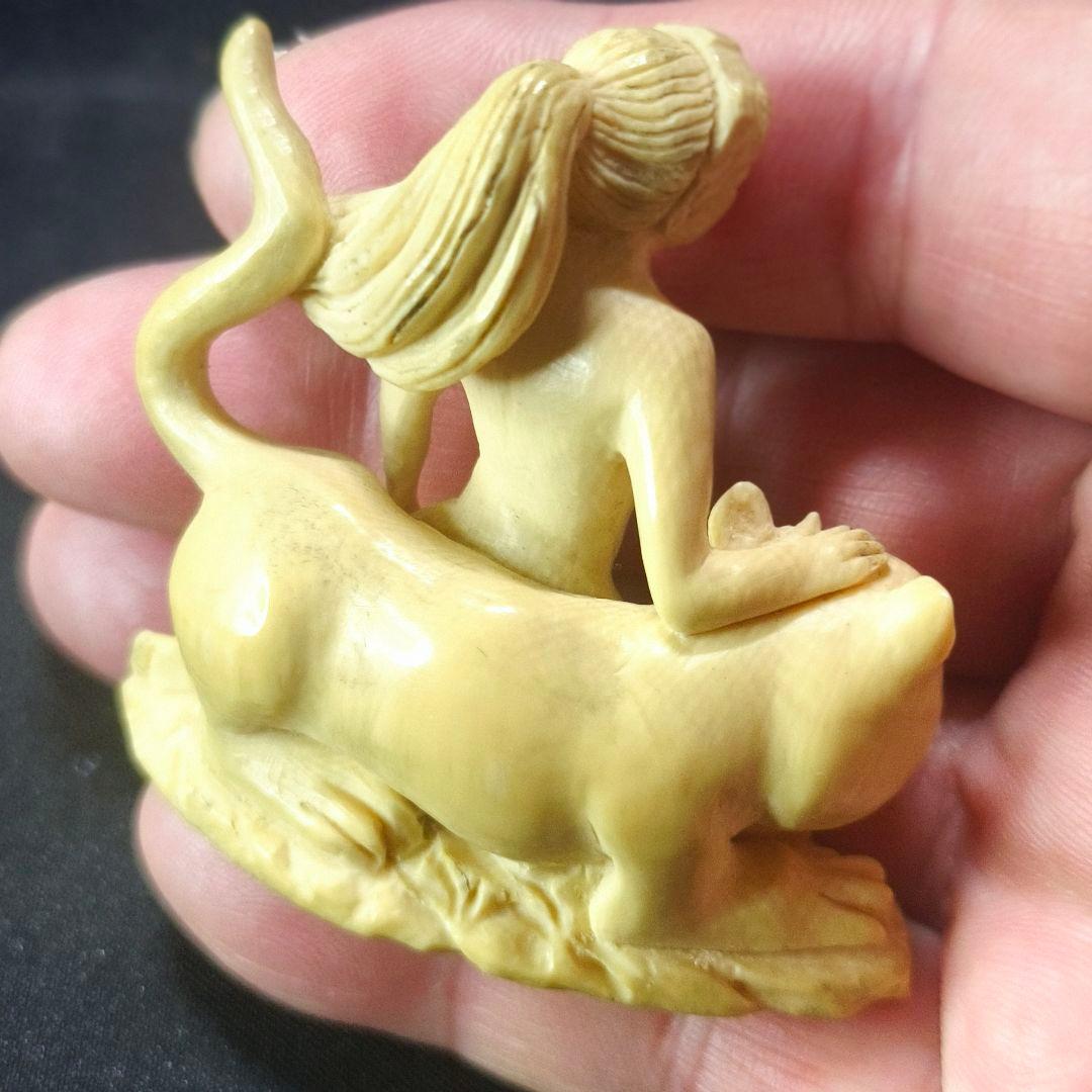 裸女像 彫刻作品 縞模様天然素材 手彫り 無銘 時代物 コレクター放出美品 置物