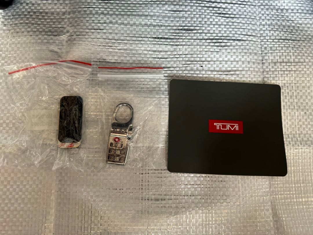 TUMI コンパクト・4ウィール・ブリーフ