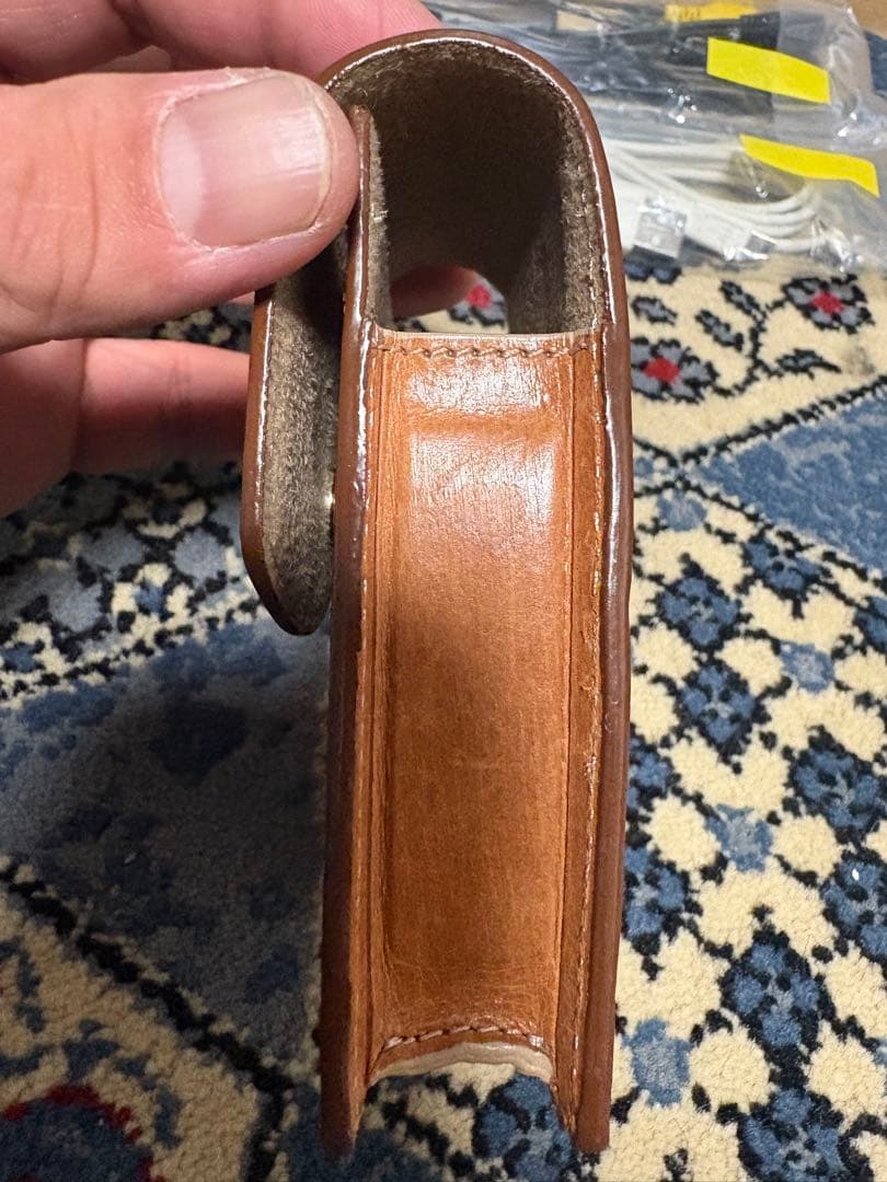 IXY DIGITAL 220 IS (純正レザーケース付)