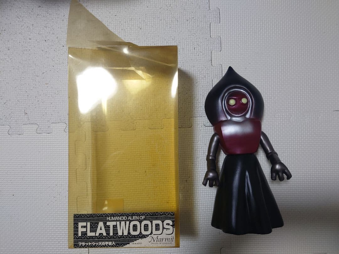 【Marmit】フラットウッズの宇宙人 FLATWOODS フィギュア 黒/赤