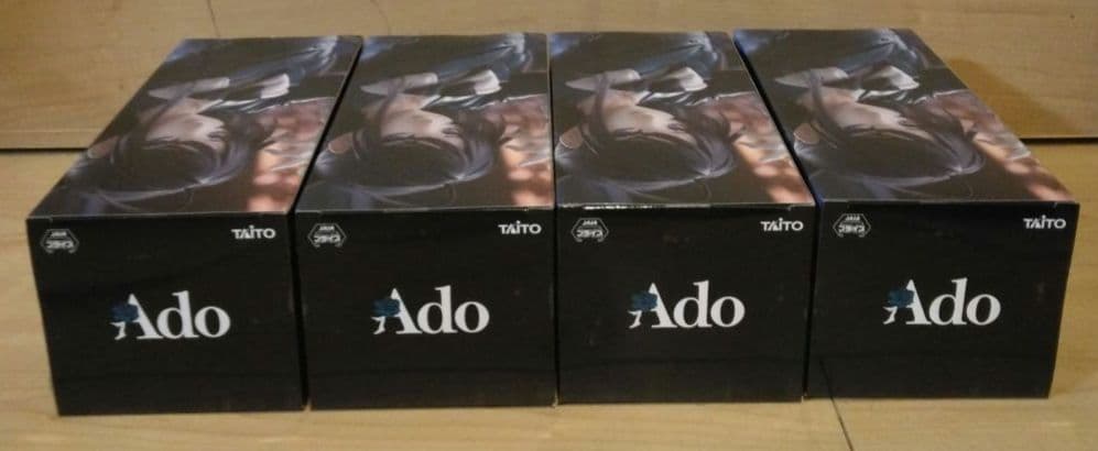 ラウンドワン限定『 Adoフィギュア 4点 + ペンライトケース 』2点セット