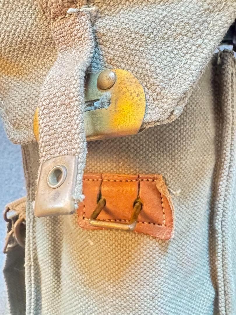 ベルギー軍 実物 M-51 ガスマスクバッグ