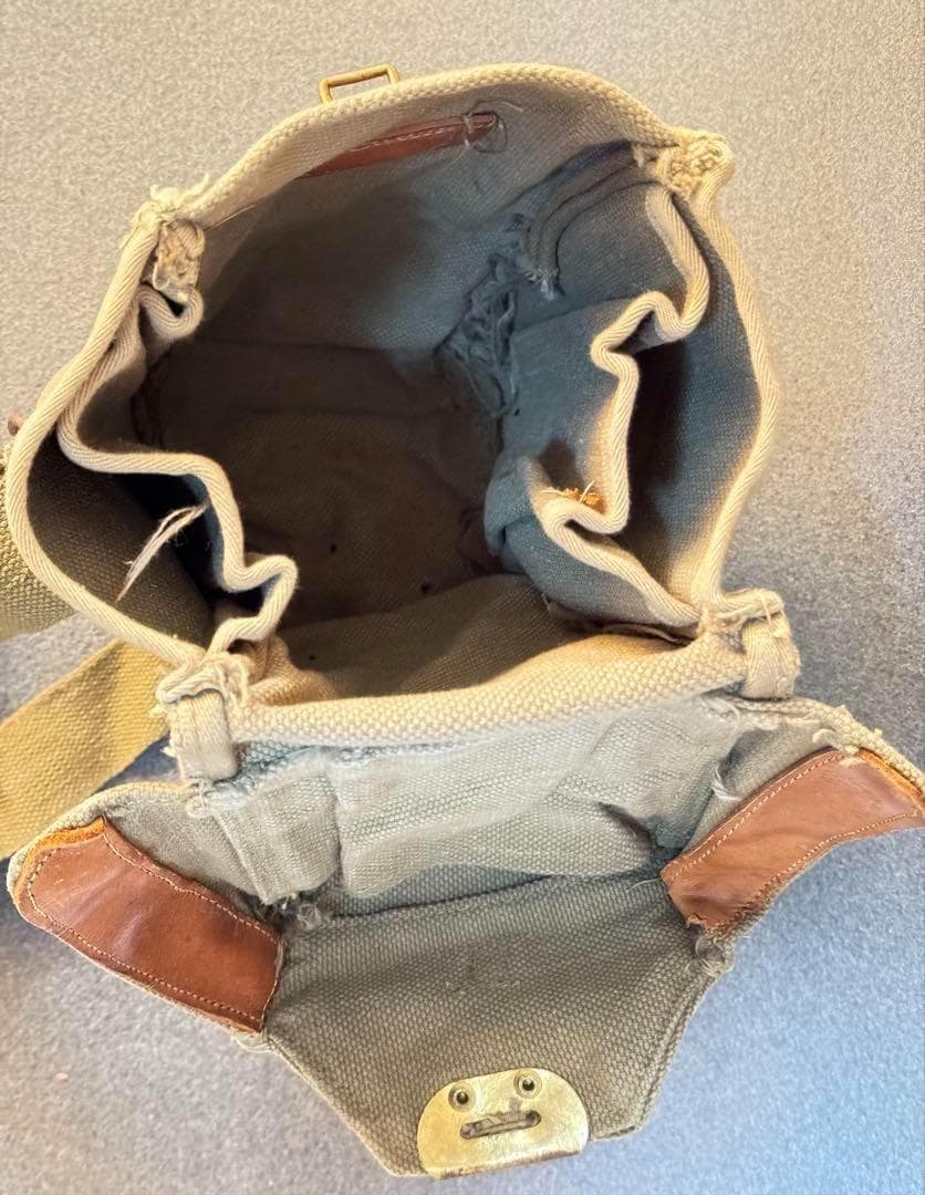 ベルギー軍 実物 M-51 ガスマスクバッグ