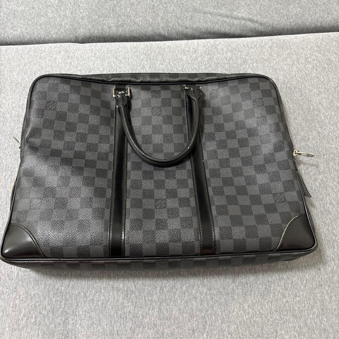 ルイヴィトン／ダミエ ポルト ドキュマン・ヴ オワヤージュ