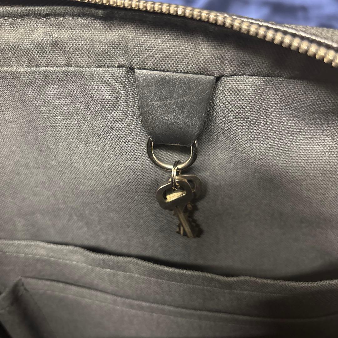 ルイヴィトン／ダミエ ポルト ドキュマン・ヴ オワヤージュ