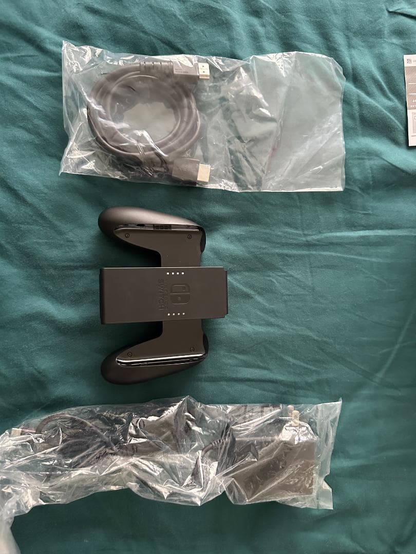 た*ん様 美品 Nintendo Switch 本体 ホワイト/ブラック