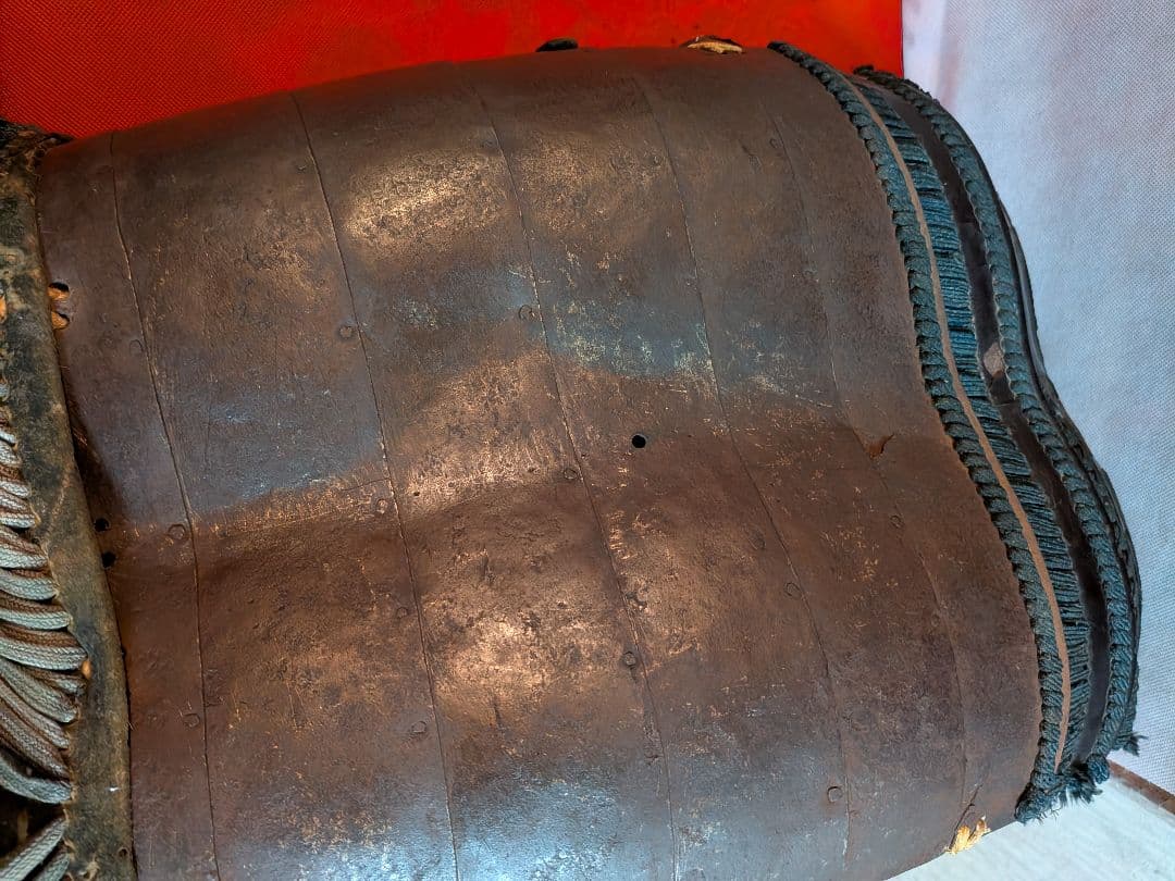 戦国末期〜江戸時代中期頃時代本歌武家着用実戦鎧凄まじい迫力鉄地鎧胴袖鎧櫃付当時物