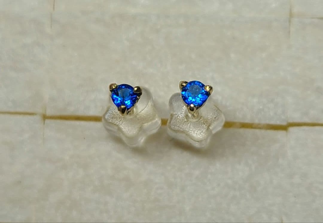 aoba.1225★ドイツ・アイフェル鉱山産アウイナイト★ピアスオーダー