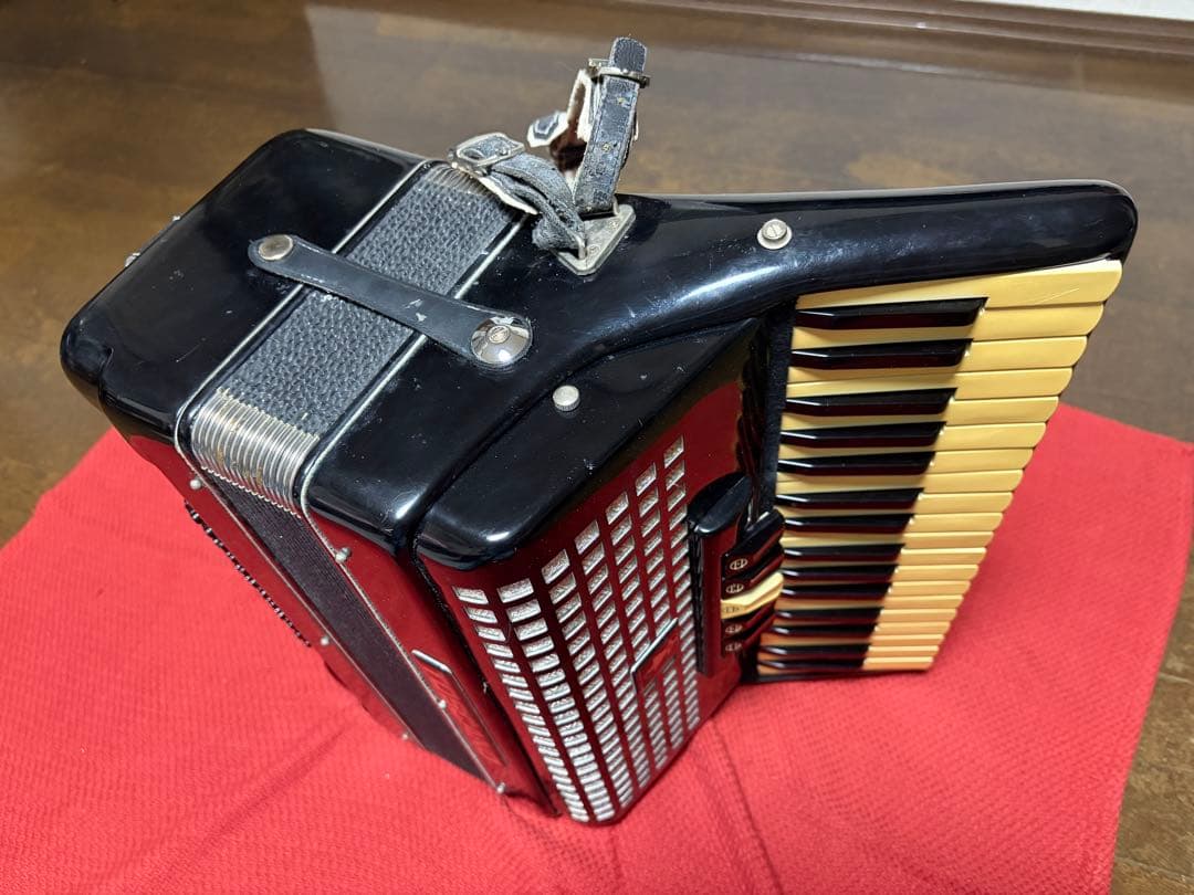 toscano アコーディオン